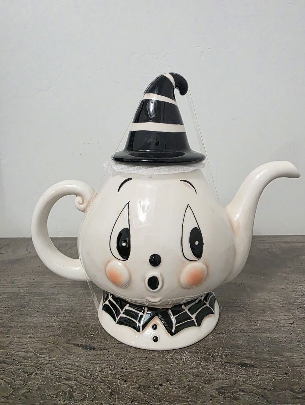 Johanna Parker Gus the Ghost Witch Spiderweb Teapot New
